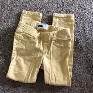 Old Navy yellow jeggings in size 5T